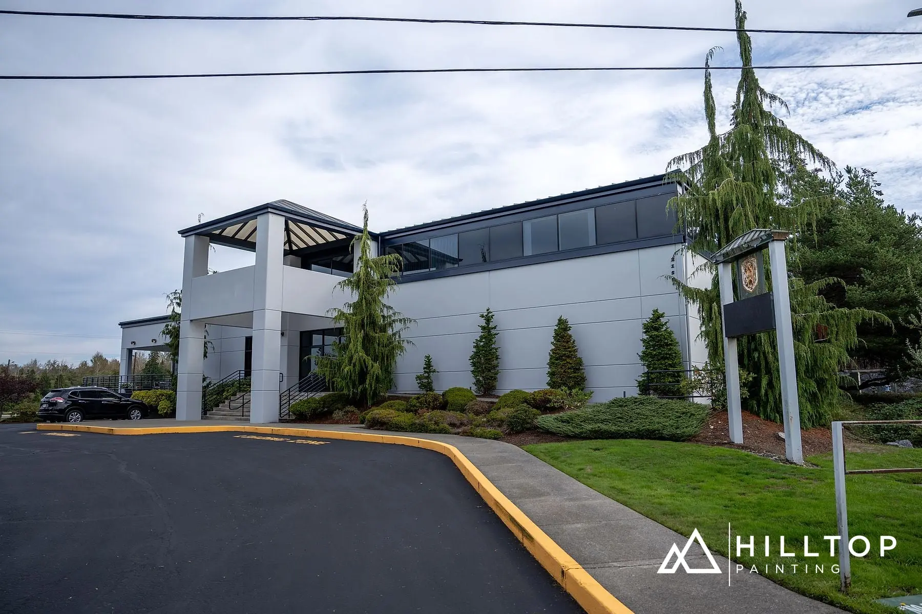 Pacific Customs, Blaine — Green Trim to Black on a Border-Town Landmark — photo 1