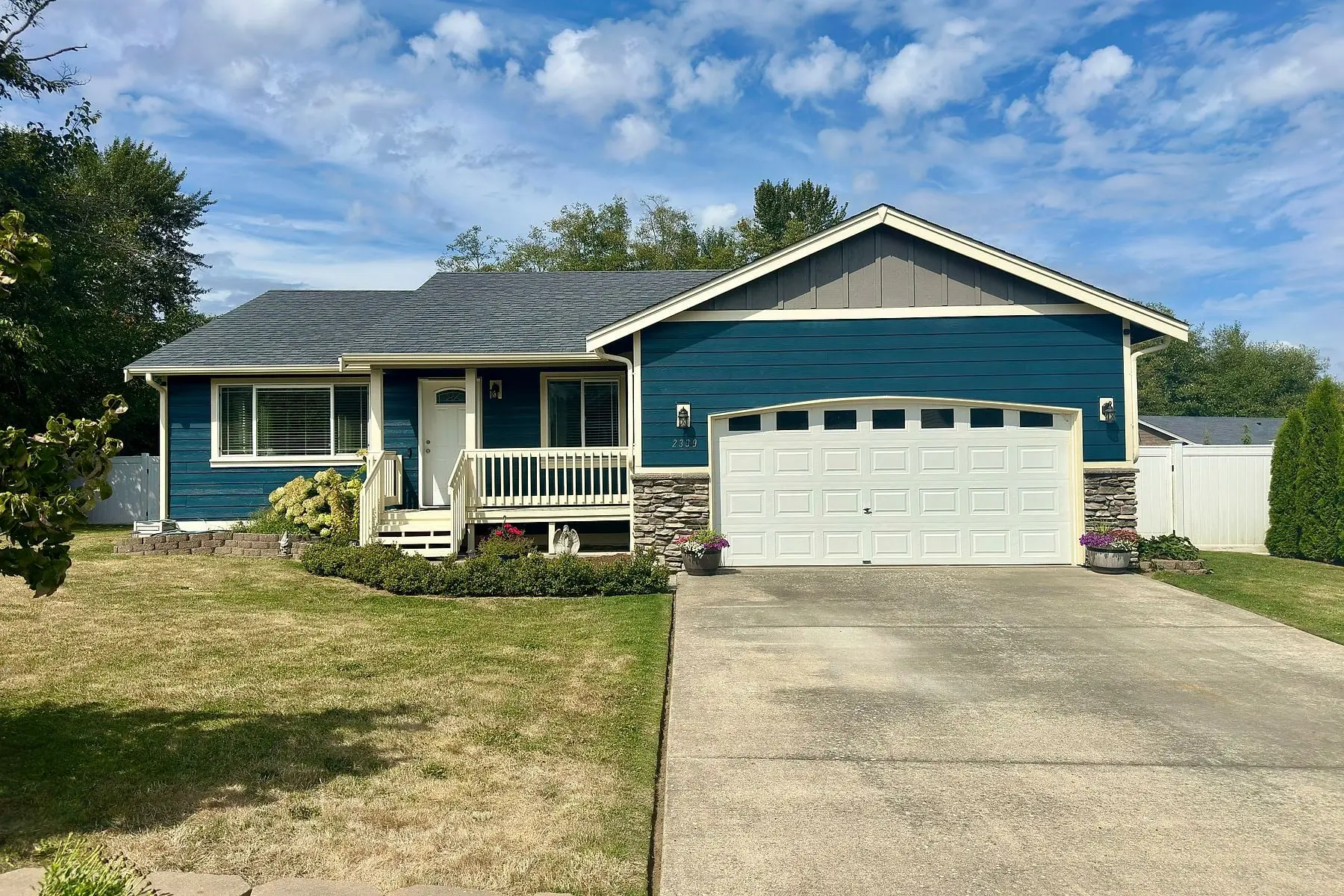 Freshly painted Bellingham home by Hilltop Painting