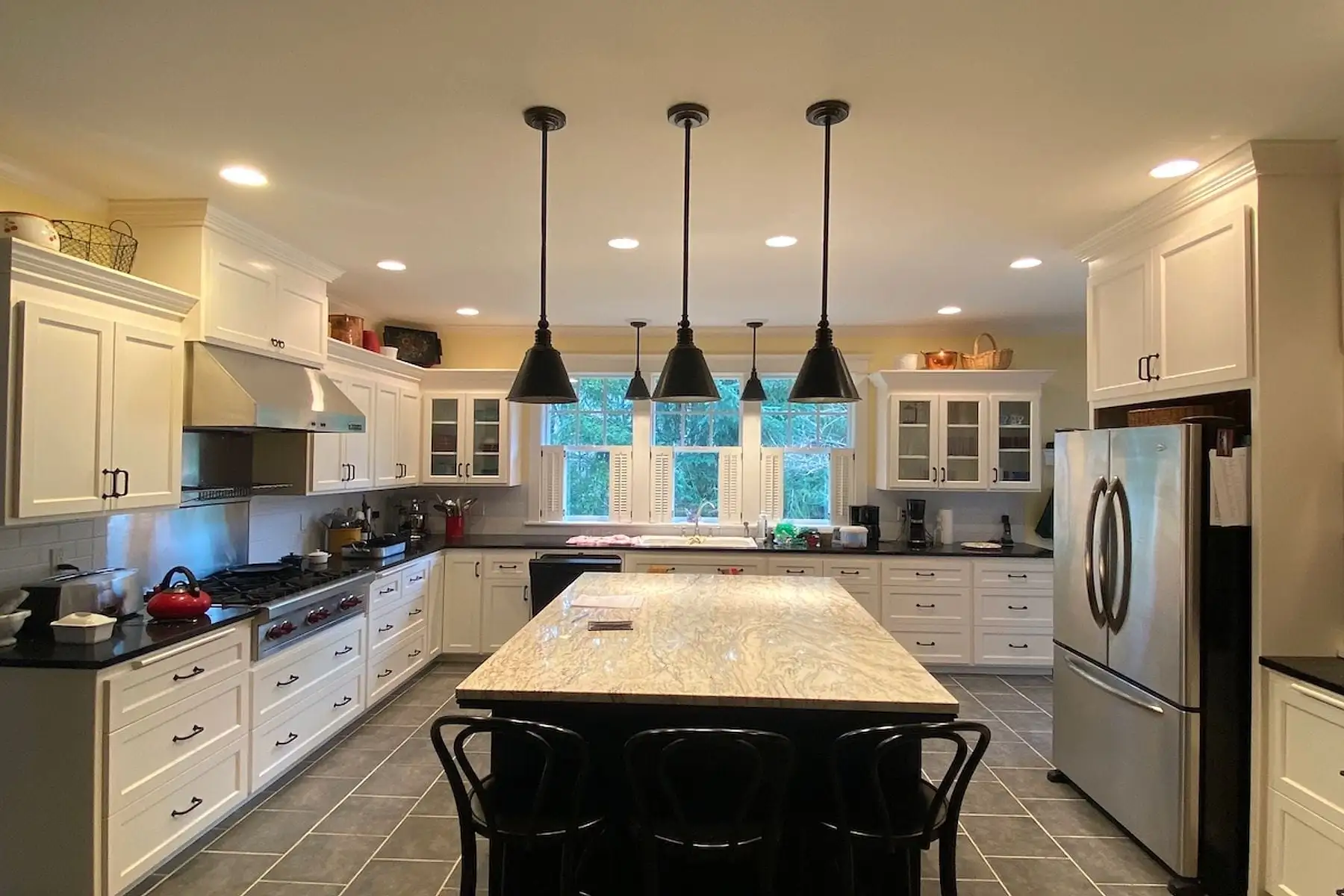 Want Your Kitchen Cabinets Painted Before Thanksgiving? Read This in August